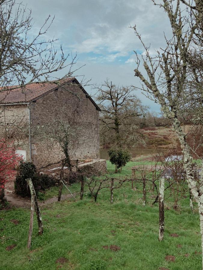 La Ferme Du Pont De Maumy, Cabane Au Bord De L'Etang Et Bain Nordique Busserolles Dış mekan fotoğraf