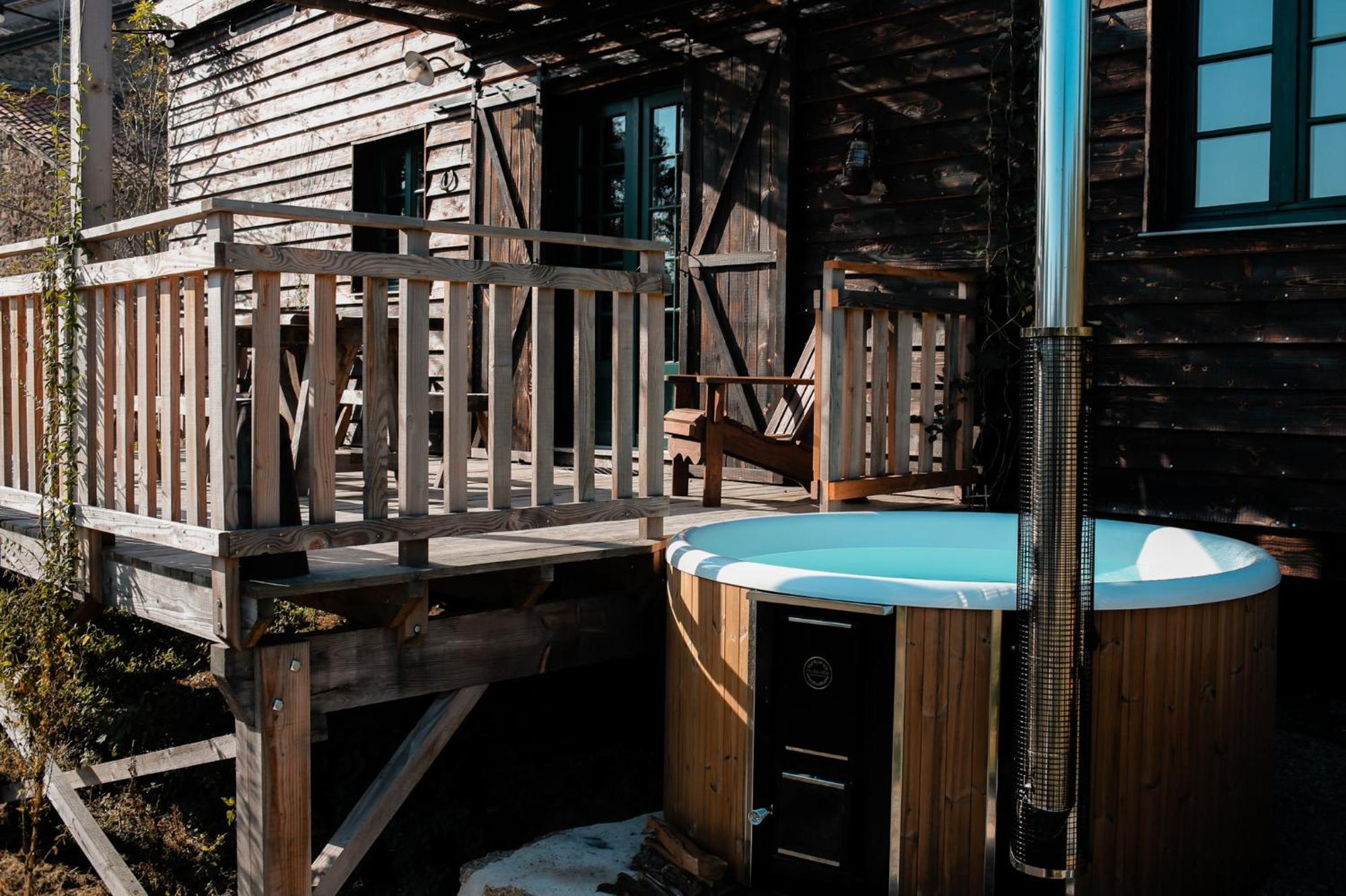 La Ferme Du Pont De Maumy, Cabane Au Bord De L'Etang Et Bain Nordique Busserolles Dış mekan fotoğraf