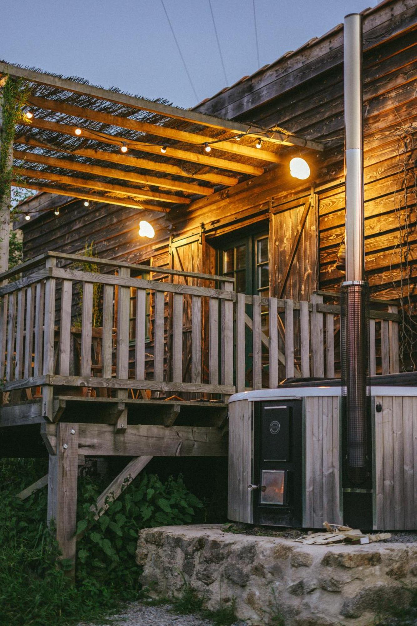 La Ferme Du Pont De Maumy, Cabane Au Bord De L'Etang Et Bain Nordique Busserolles Dış mekan fotoğraf